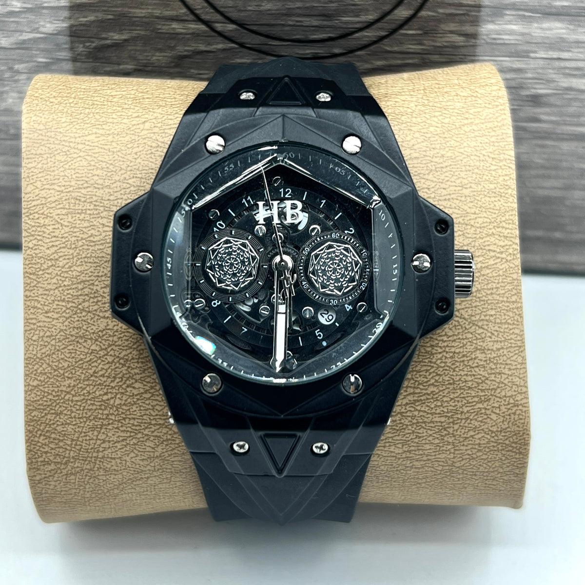 HUB WATCH