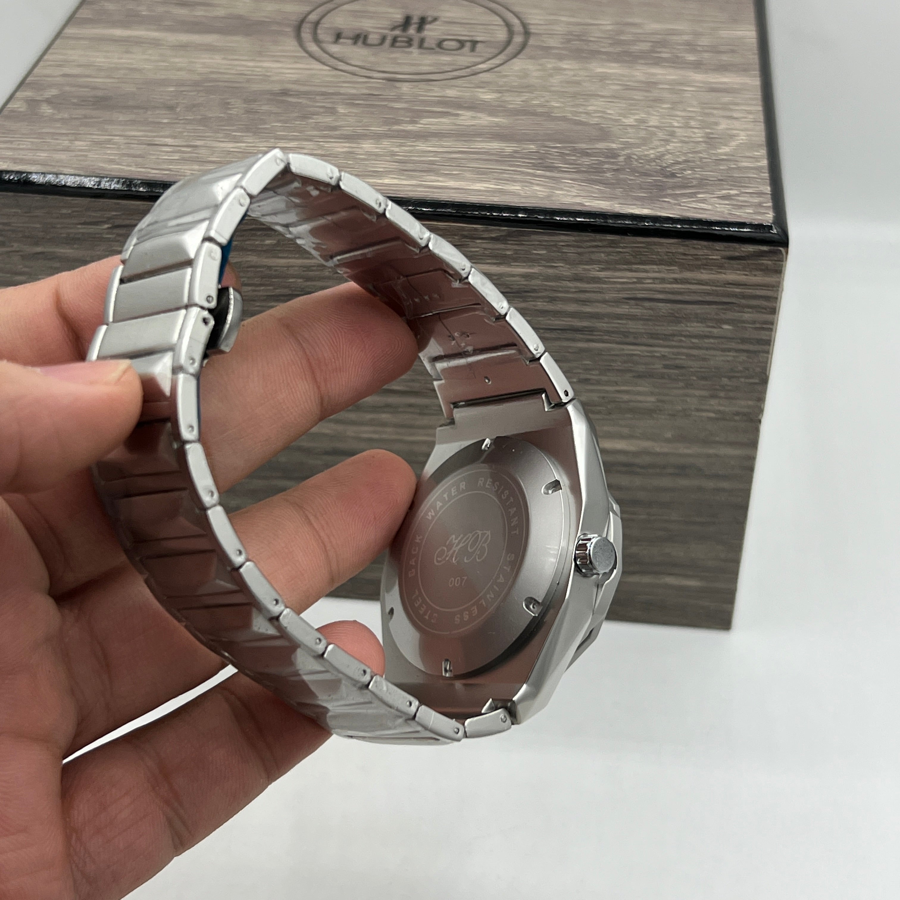 Hub watch Quartz