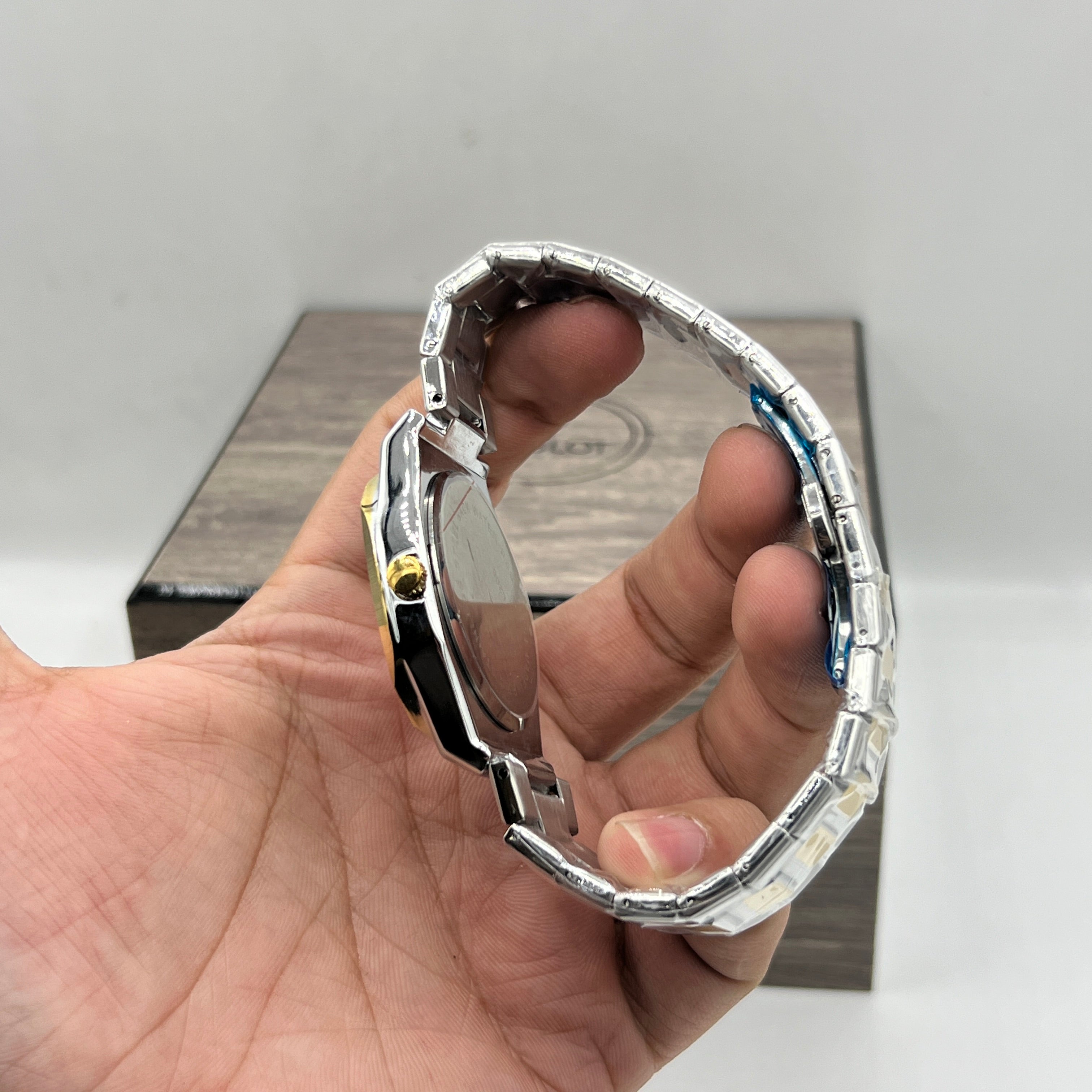 Hub watch Quartz
