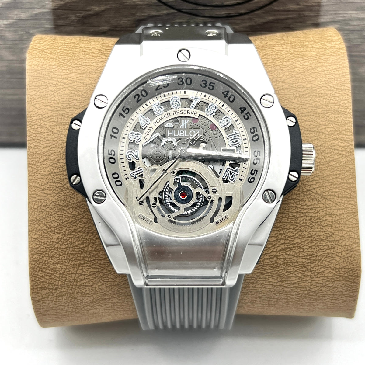 HUB WATCH