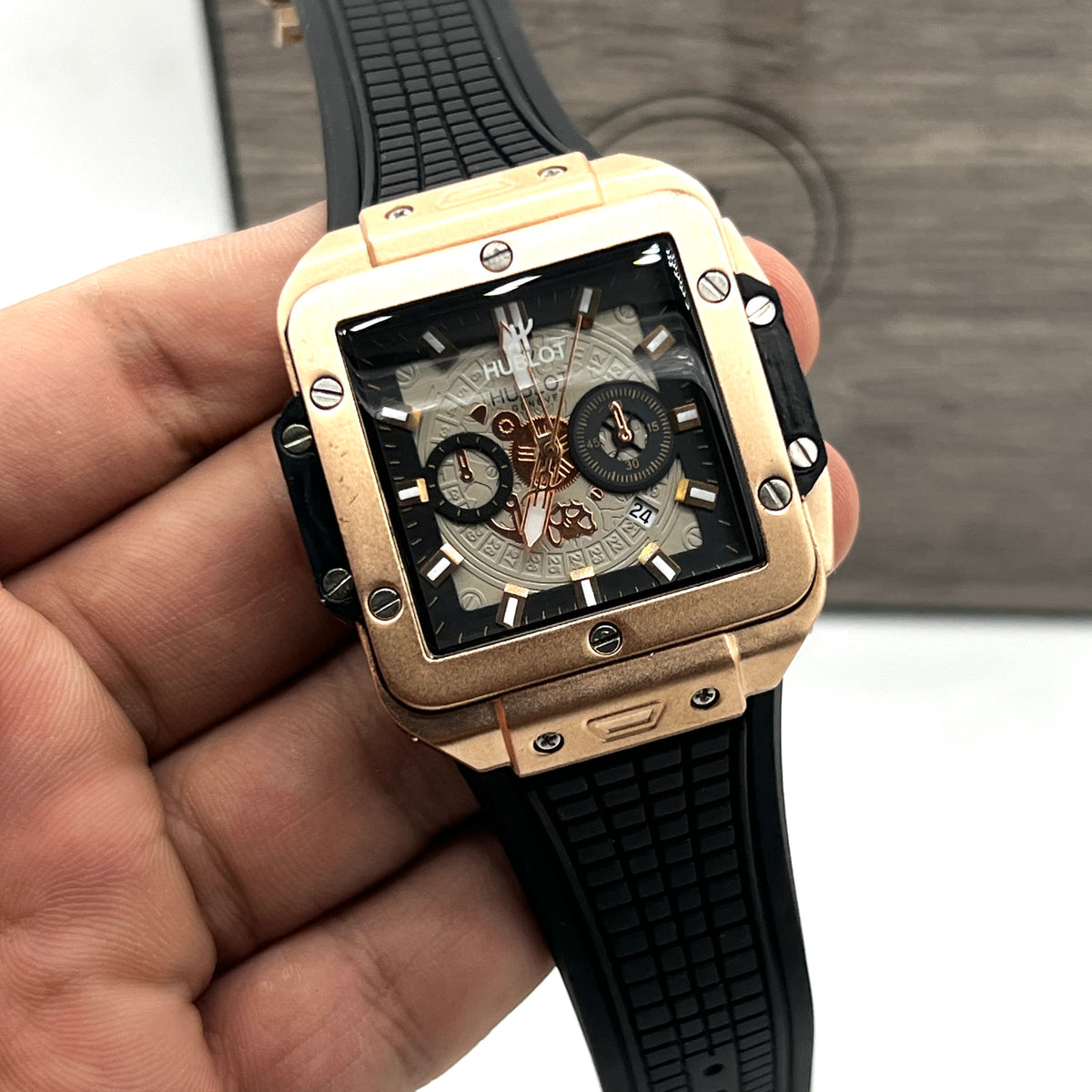 HUB WATCH