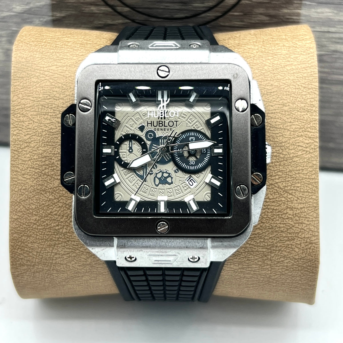 HUB WATCH