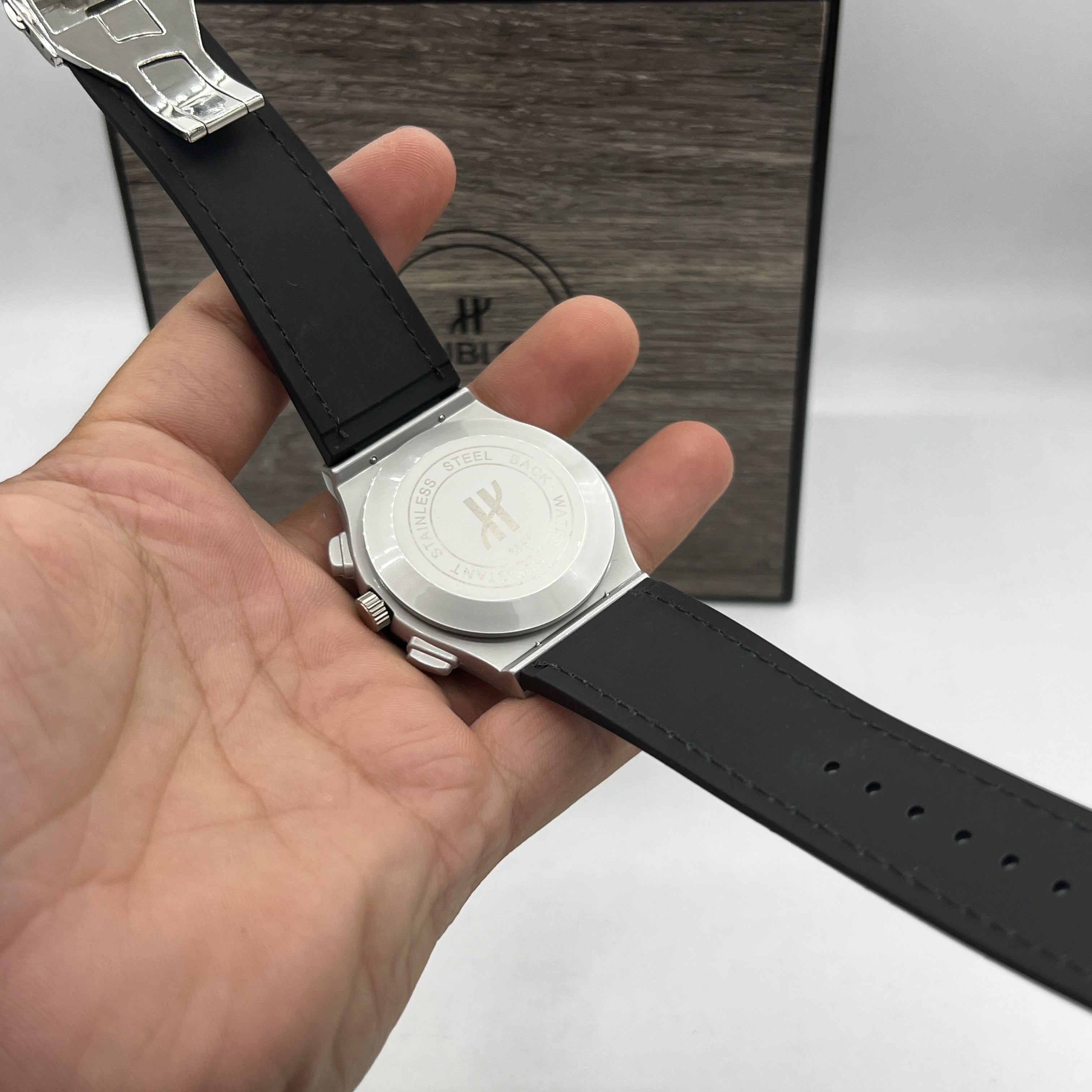 HUB WATCH