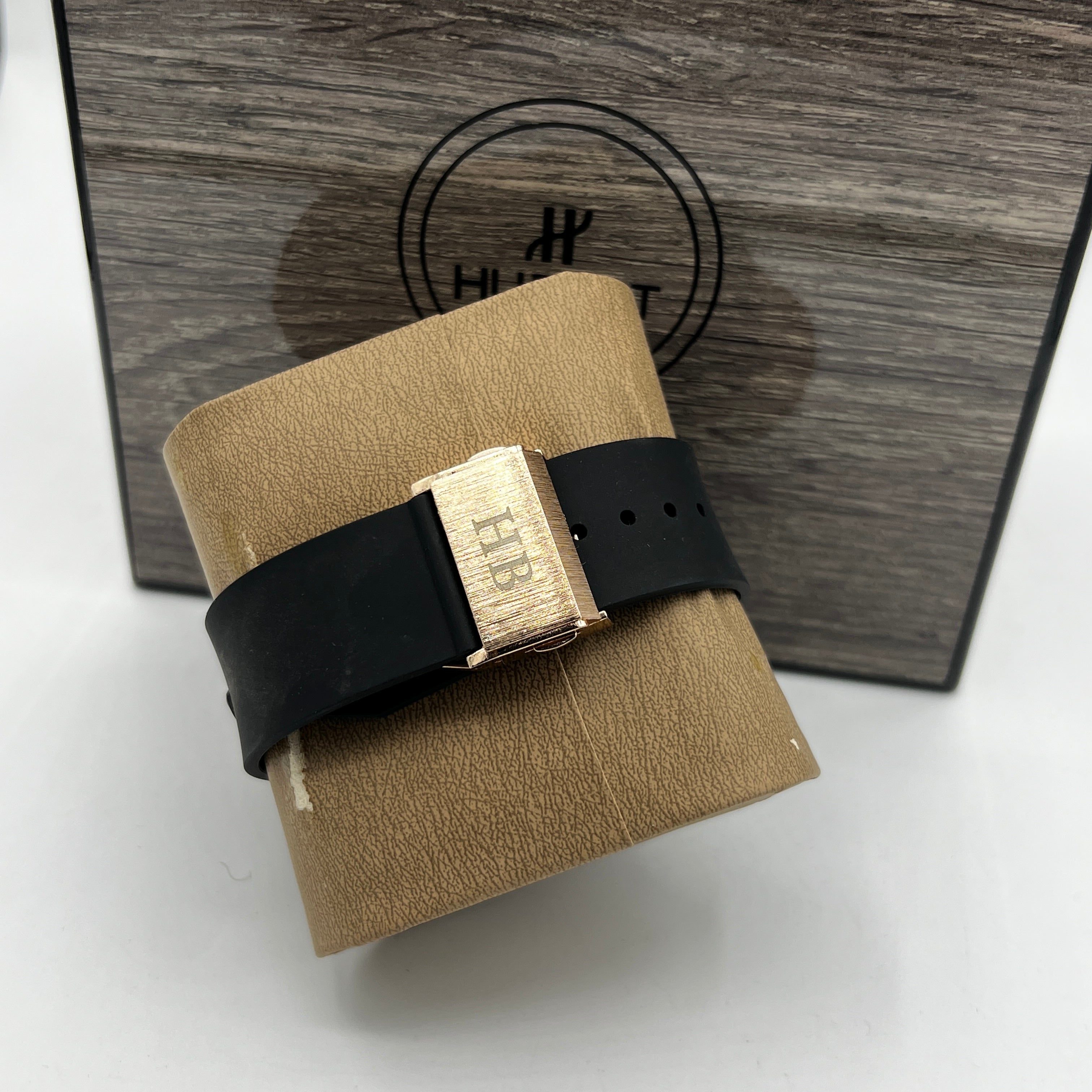 HUB WATCH