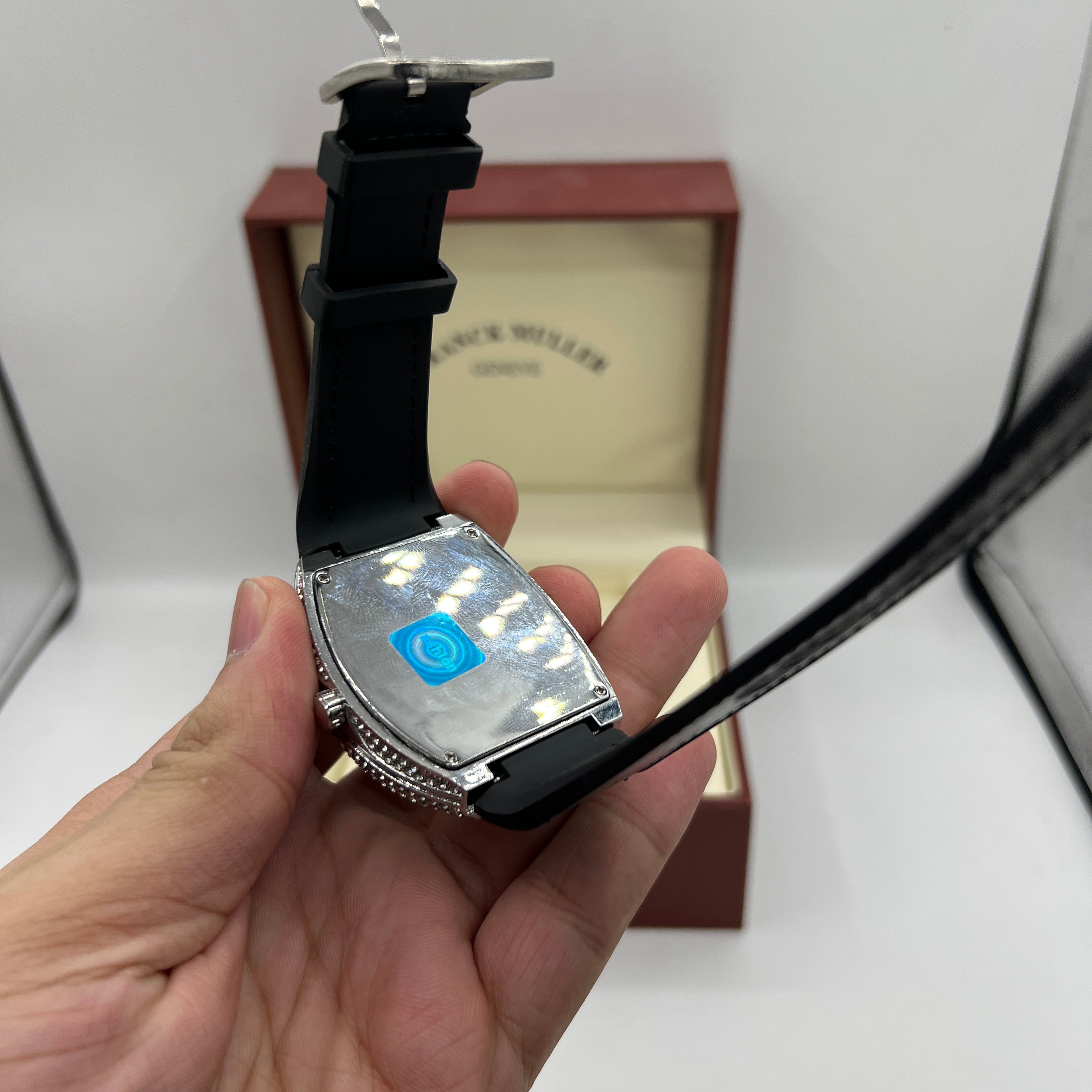FM W PREMIUM WATCH