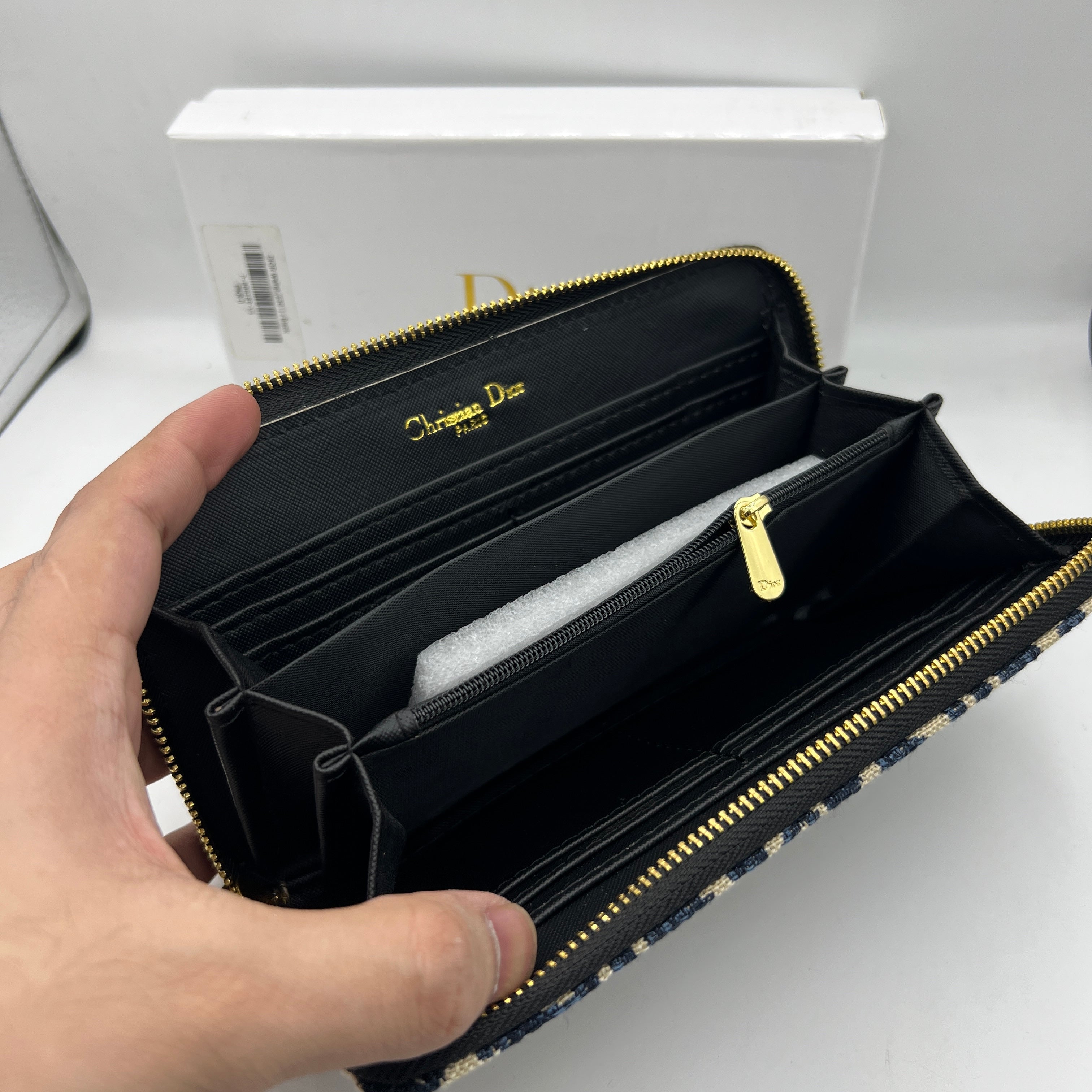 Dior Classic Zip Wallet WAL